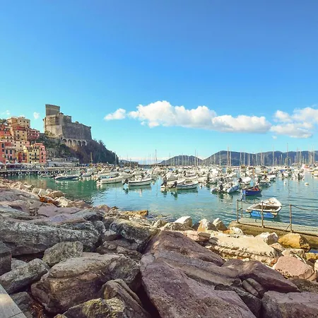 Σπίτι διακοπών Beautiful In With Wifi Lerici